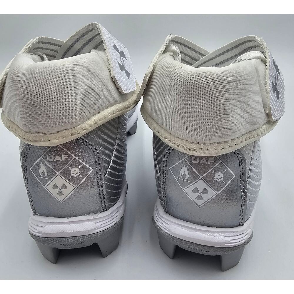 Under Armour Boy's Size 3.5Y White and Silver Football Cleats NWOB - Picture 4 of 7